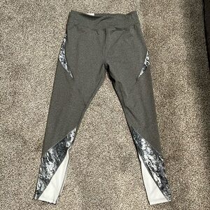 High Rise Yoga Pants. Size Large.